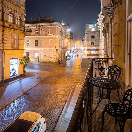 Classic Royal Central Apartment. Balcony And A/C Lviv Exterior photo
