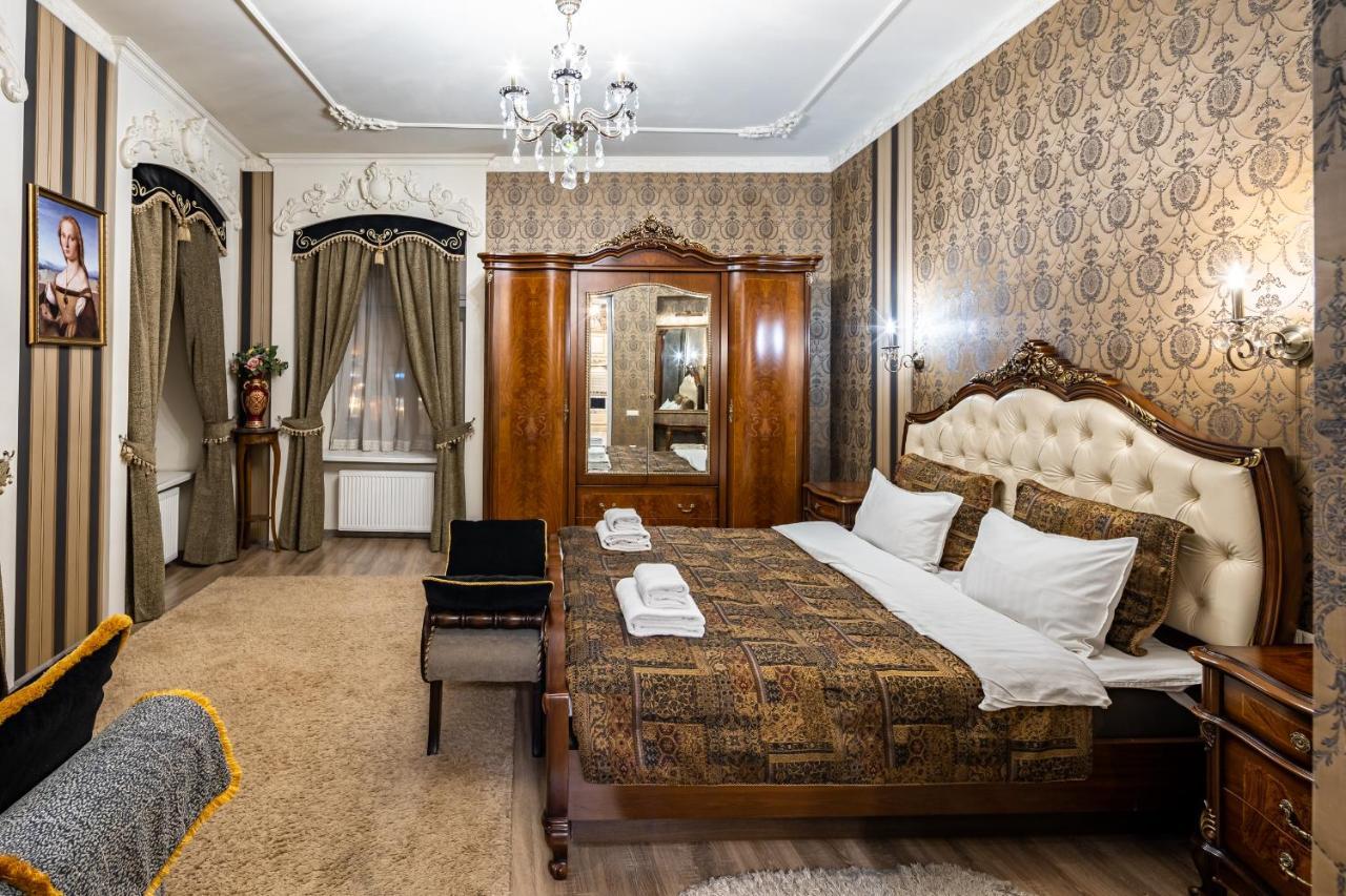 Classic Royal Central Apartment. Balcony And A/C Lviv Exterior photo